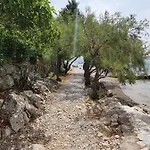 Pomalo *