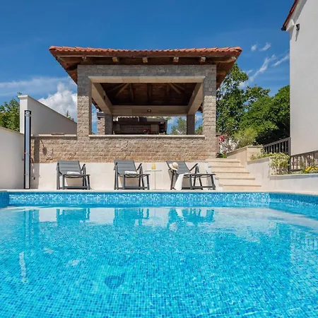 Pomalo Villa